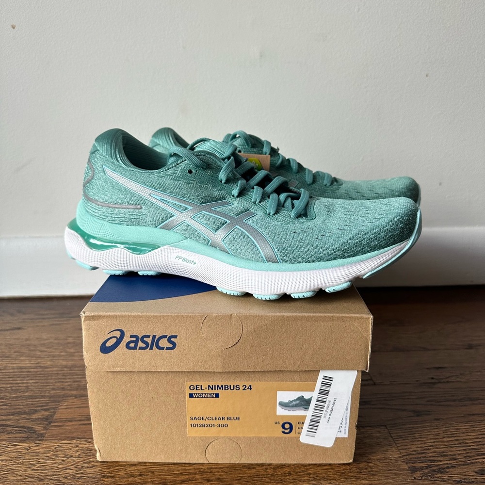 ASICS Women's Gel-Nimbus 24 Running Shoes Size 9